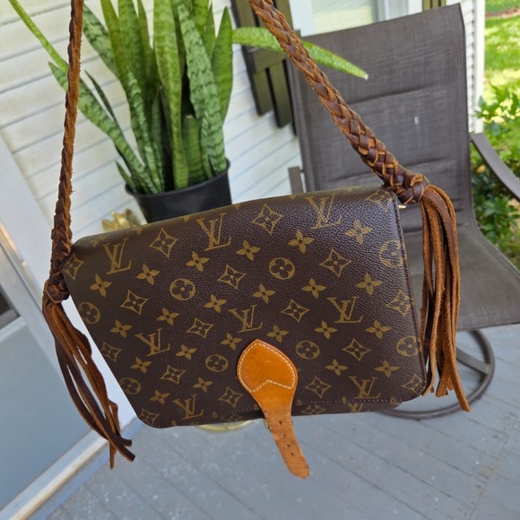 Louis Vuitton Crossbody Shoulder Bag - Picture 1 of 8